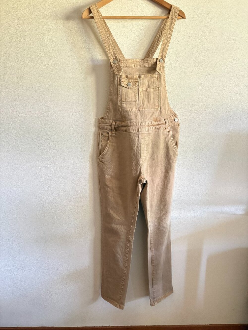 Free People Tan Beige Slim Fitted Denim Overalls – Size 27